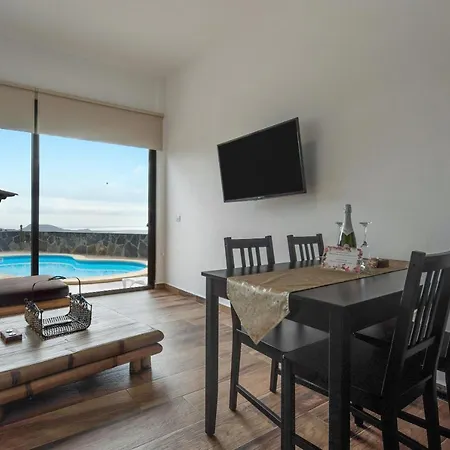 Aramai Вілла Адехе